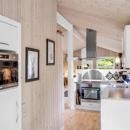 Holiday home Akima - 700m From The Sea In Ne Jutland By Interhome