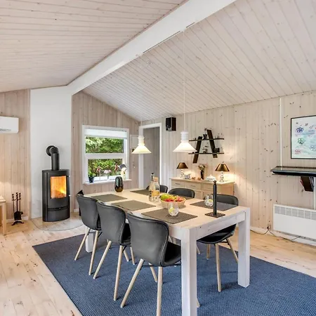 Akima - 700m From The Sea By Interhome Feriehus *