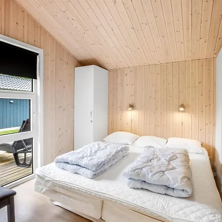 Akima - 700m From The Sea By Interhome Hals